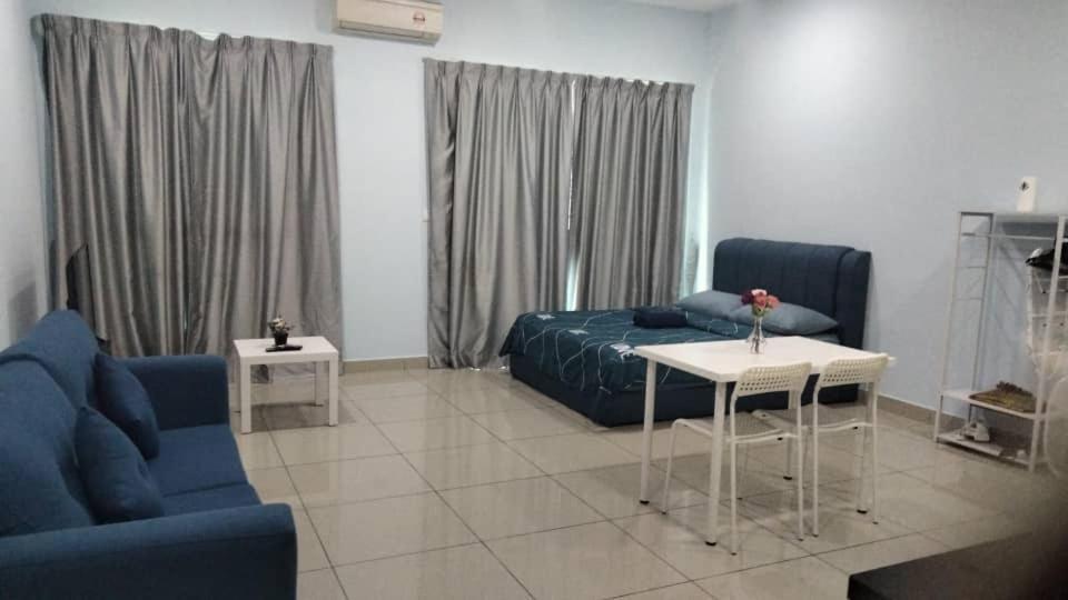 Cozy Studio Unit,Cyberjaya,Wifi, Netflix,Free Parking Apartment Exterior photo